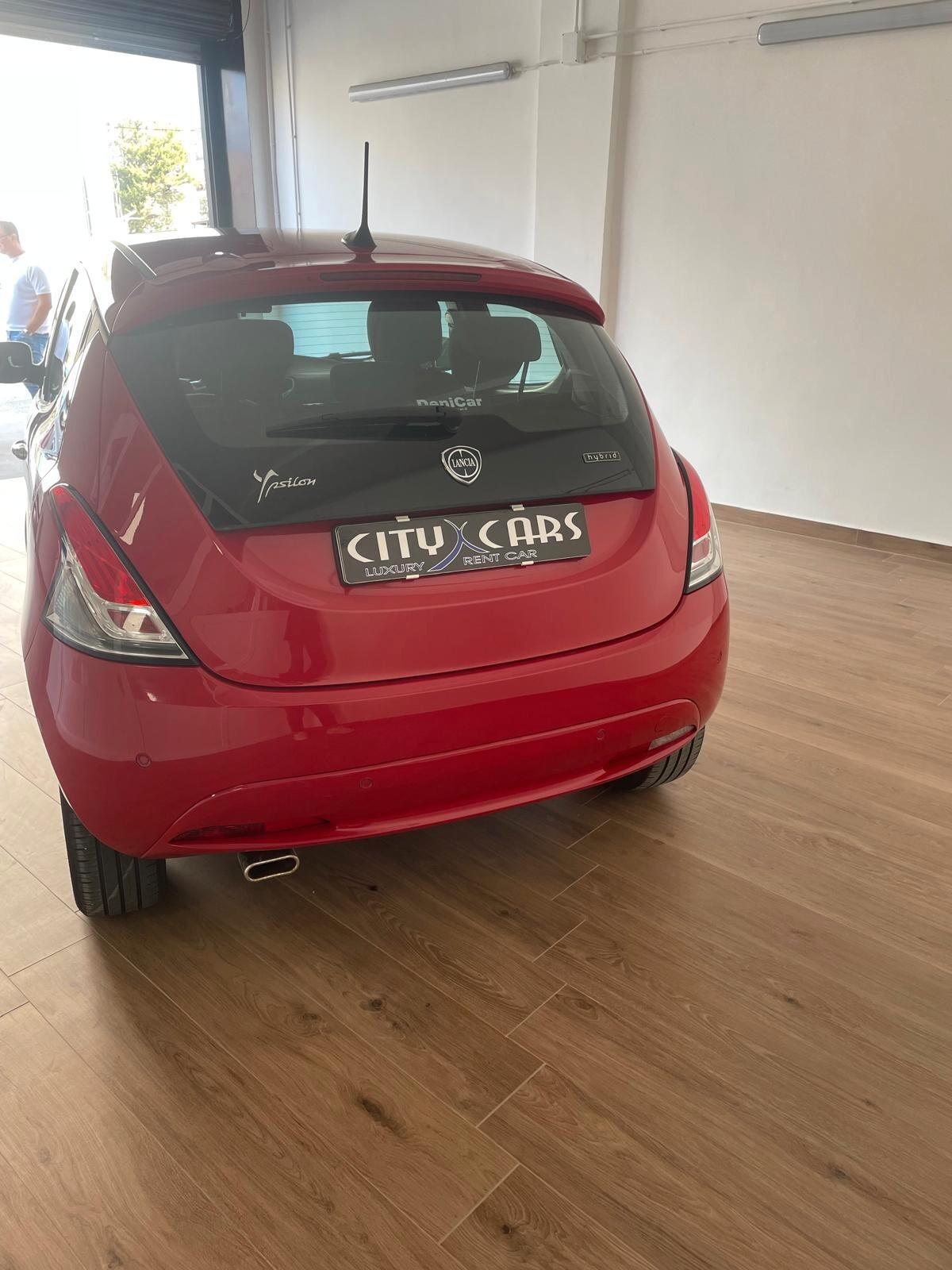 Lancia Ypsilon 1.0 FireFly 5 porte S&S Hybrid Gold