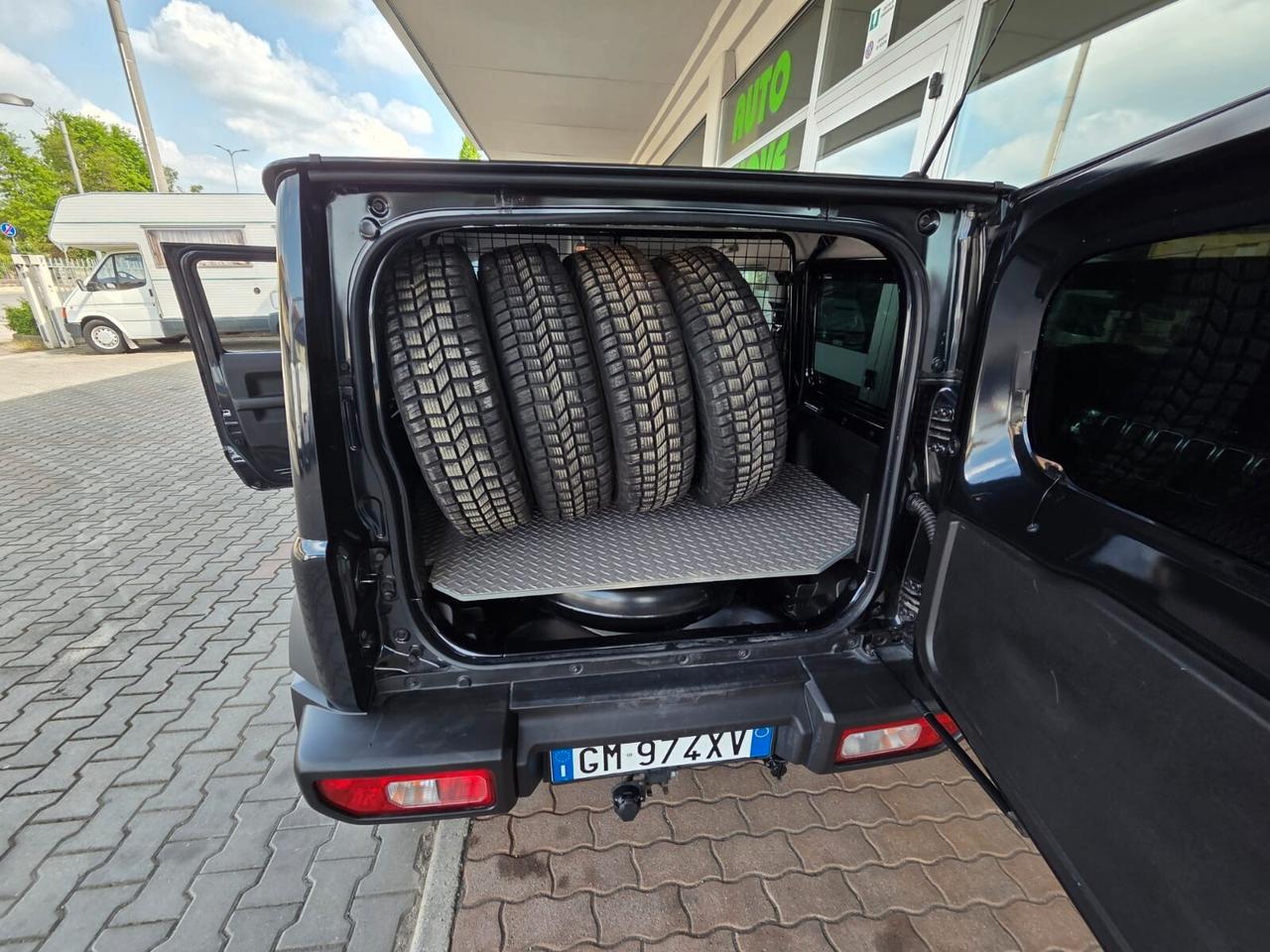 Suzuki Jimny 1.5 5MT PRO (N1)