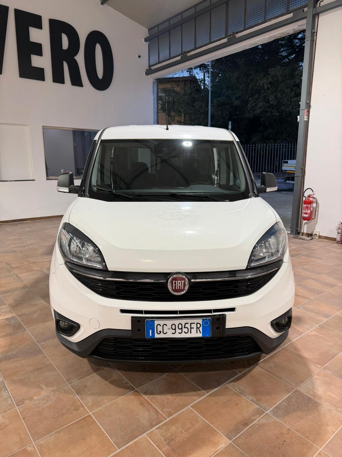 FIAT DOBLO' 1.6mjt AUTOCARRO 5 POSTI