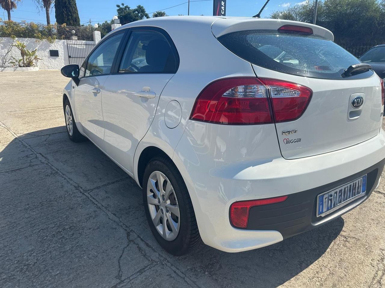 Kia Rio 1.1 CRDi Active (2016) | OK NEOPATENTATI - Consumi da Record (8.500€)