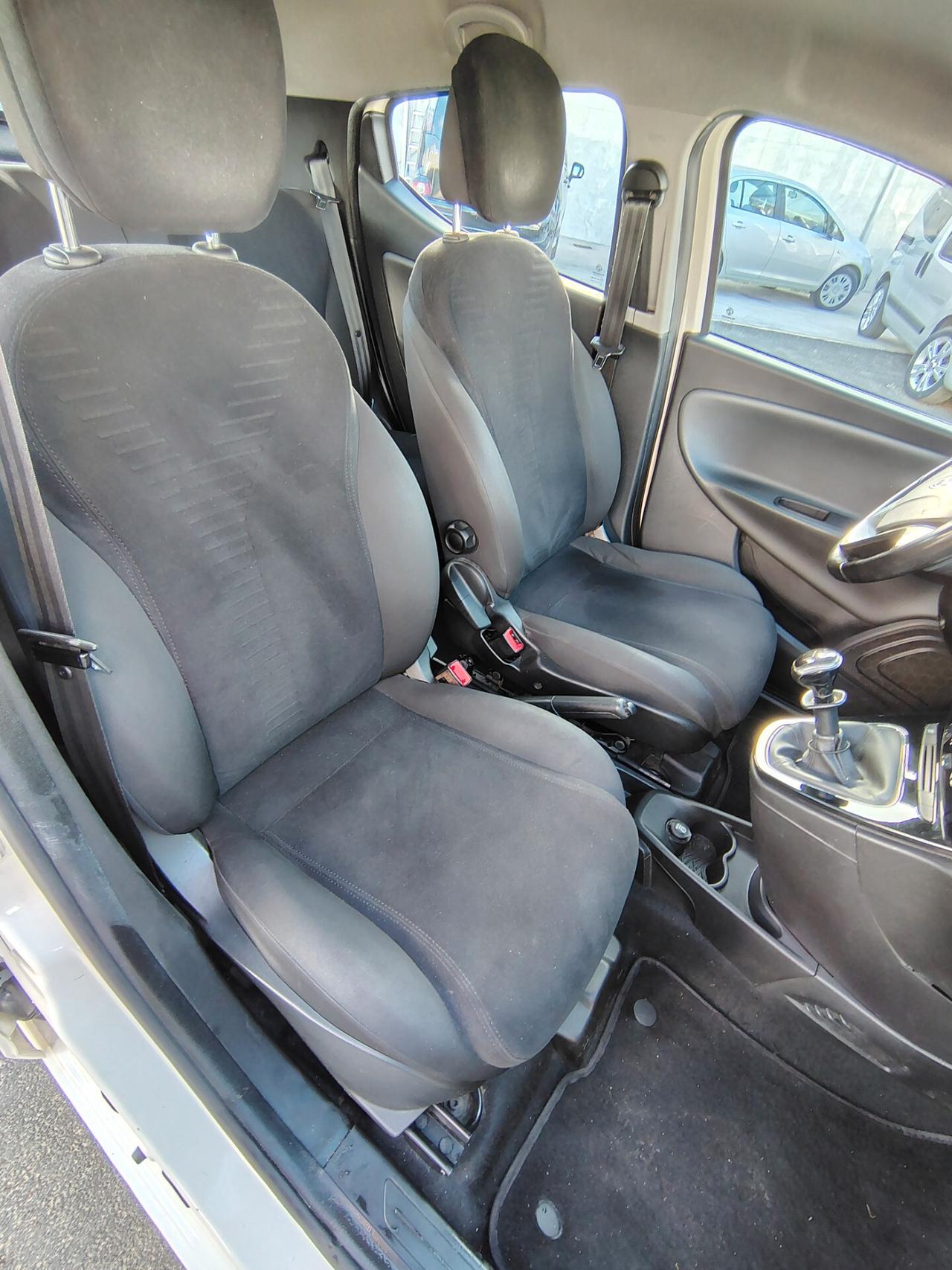 Lancia Ypsilon 0.9 TwinAir 85 CV 5 porte Metano Ecochic Gold