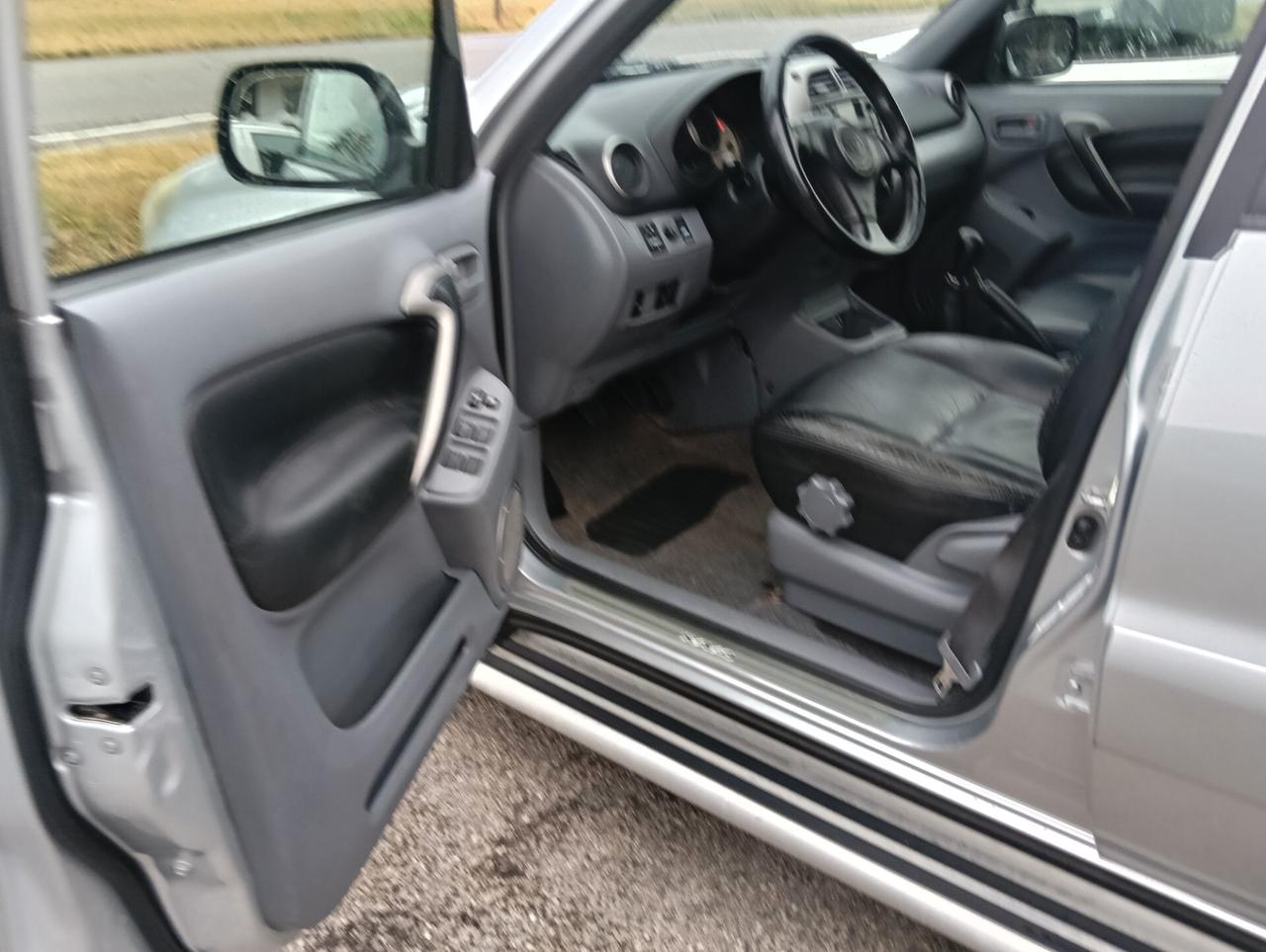 Toyota RAV 4 RAV4 2.0 Tdi D-4D cat 5 porte Sol