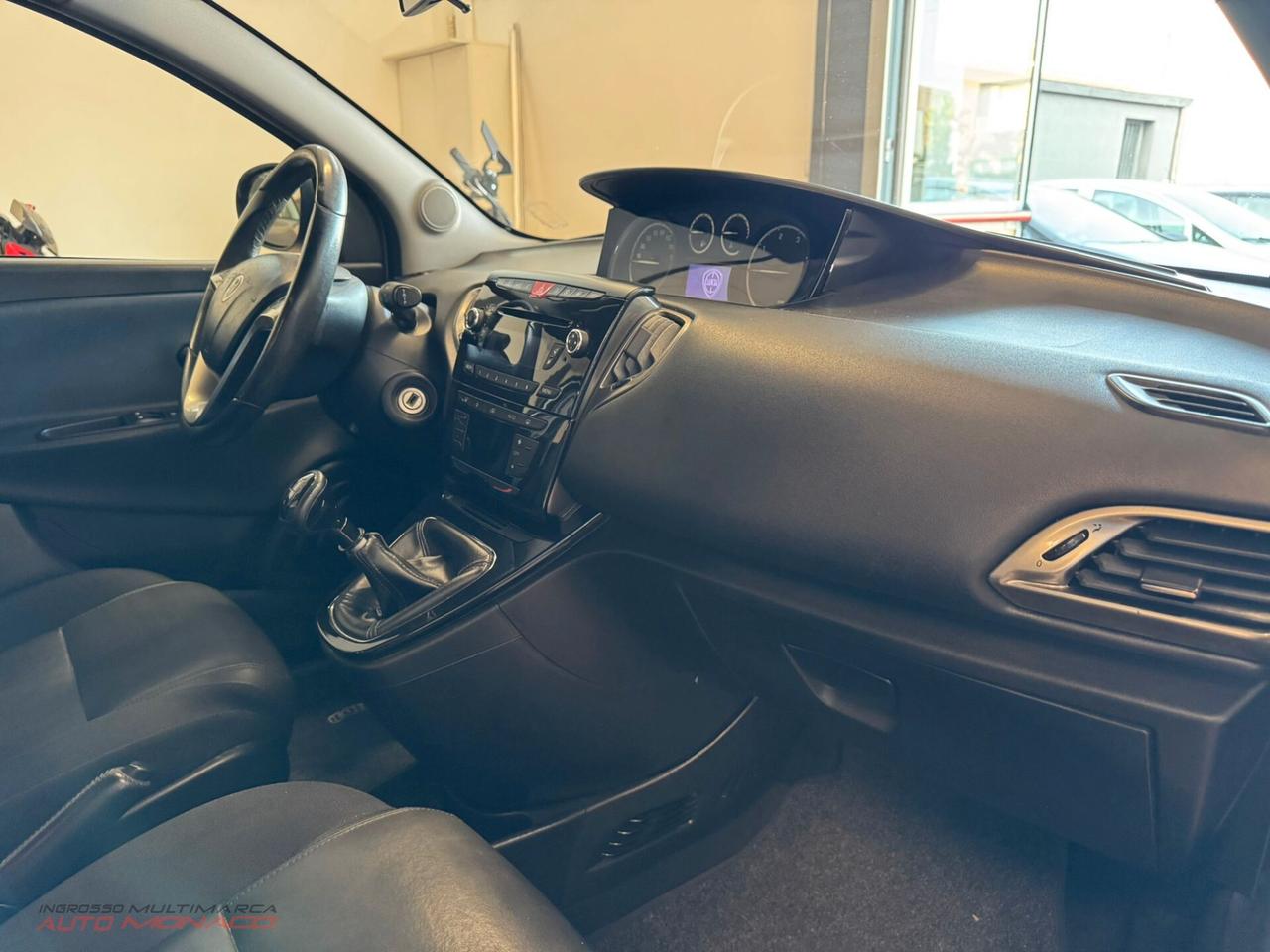 Lancia Ypsilon 1.3 MJT 95CV Platinum 2015