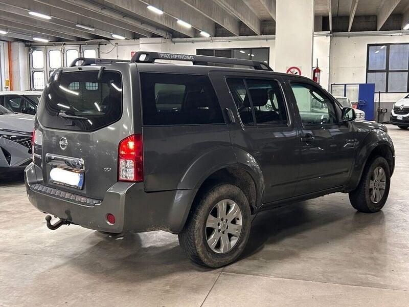 Nissan Pathfinder 2.5 dCi LE