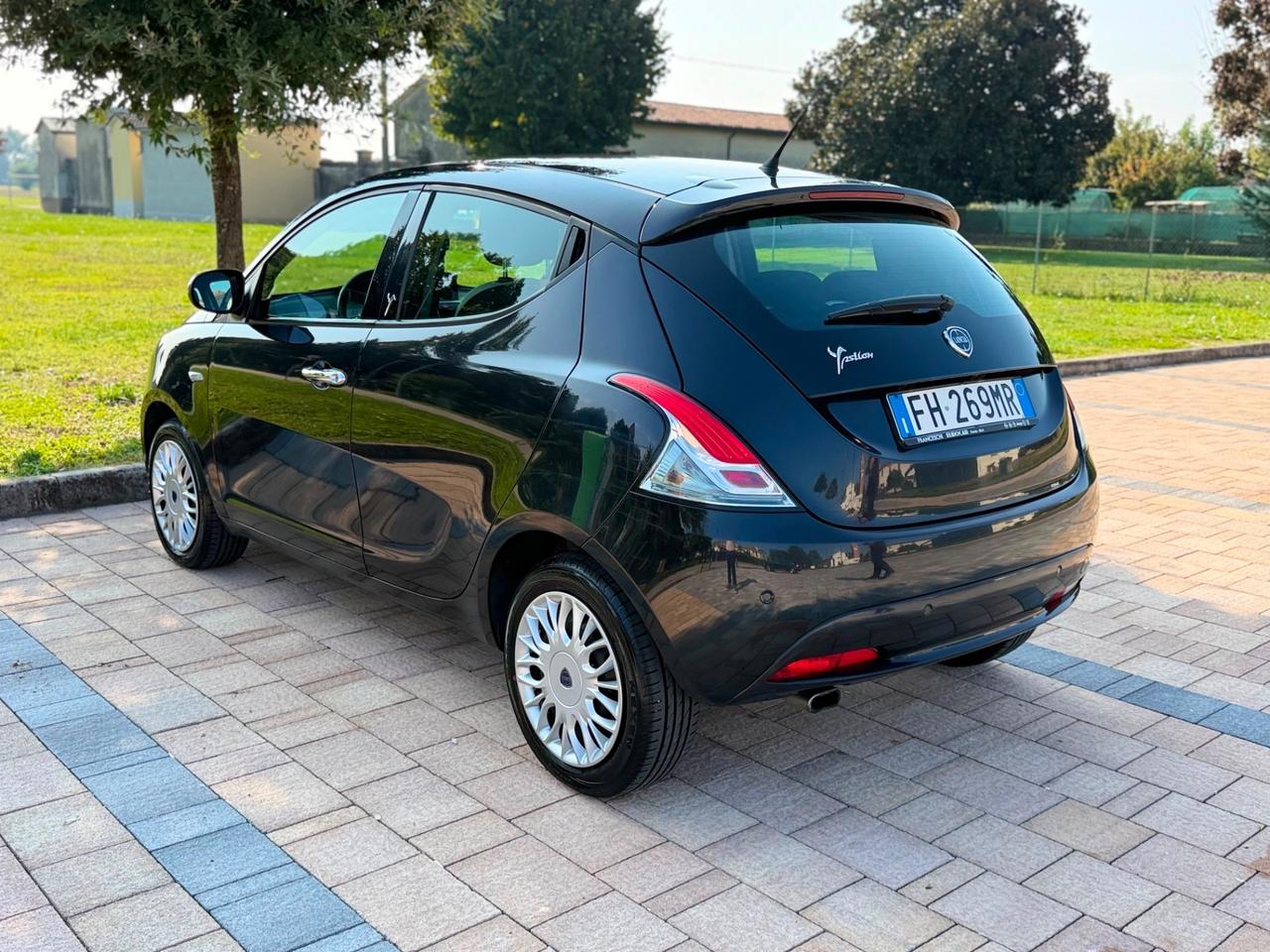 Lancia Ypsilon 1.2 69 CV 5 porte Platinum