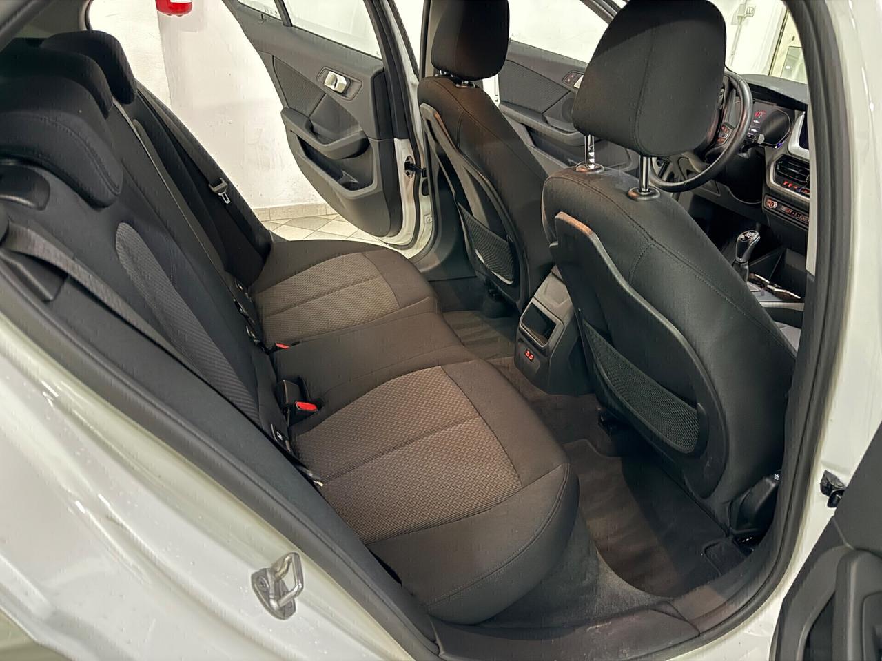 Bmw 116 116d 5p. Business Advantage