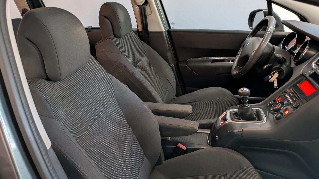 Peugeot 5008 1.6 HDi 115CV Business