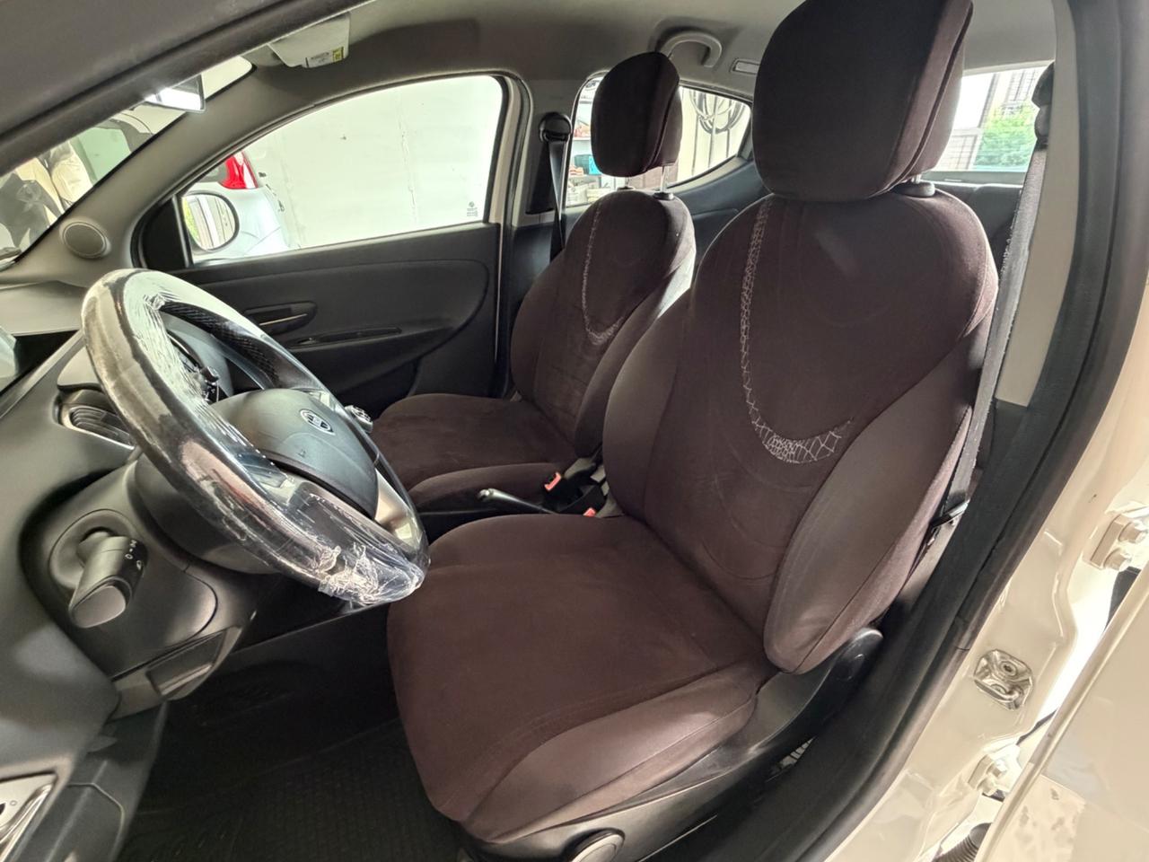 Lancia Ypsilon 1.2 69 CV 5 porte Mya