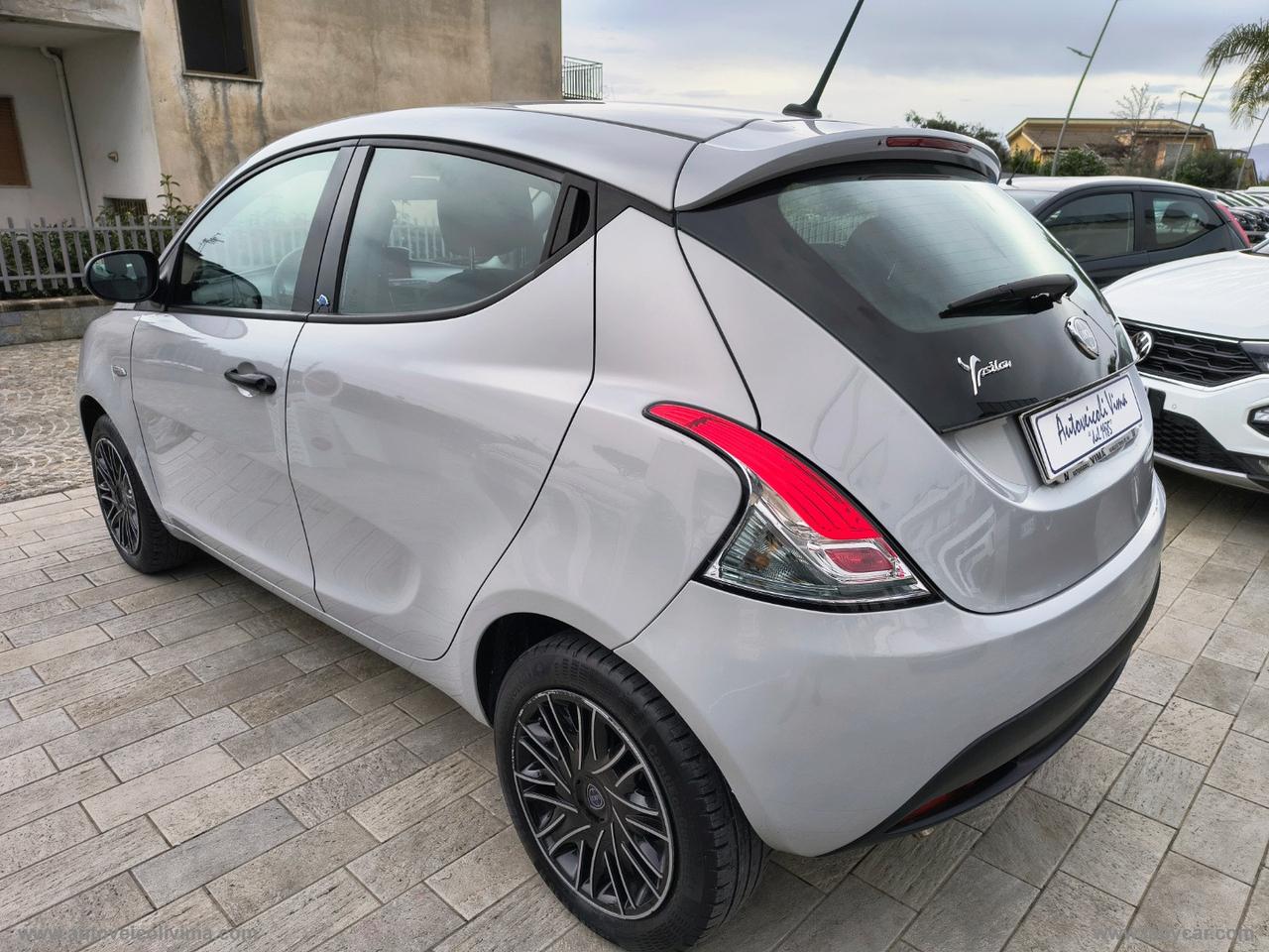 LANCIA Ypsilon 1.2 69 CV 5p. GPL Ecochic Silver