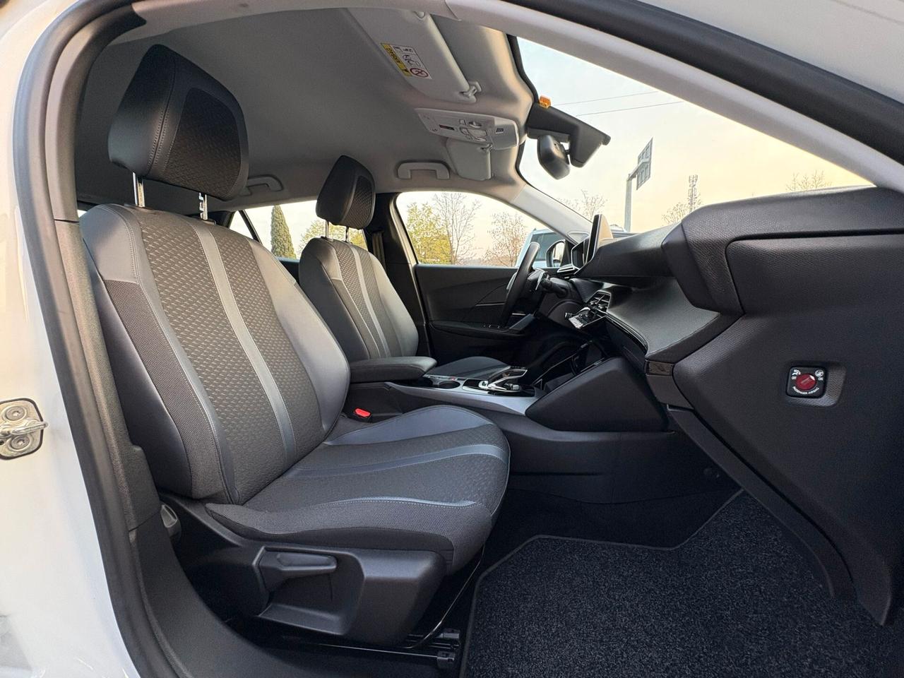 PEUGEOT 2008 1.5 HDI FULL OPTIONAL SI NEOPATENTATI