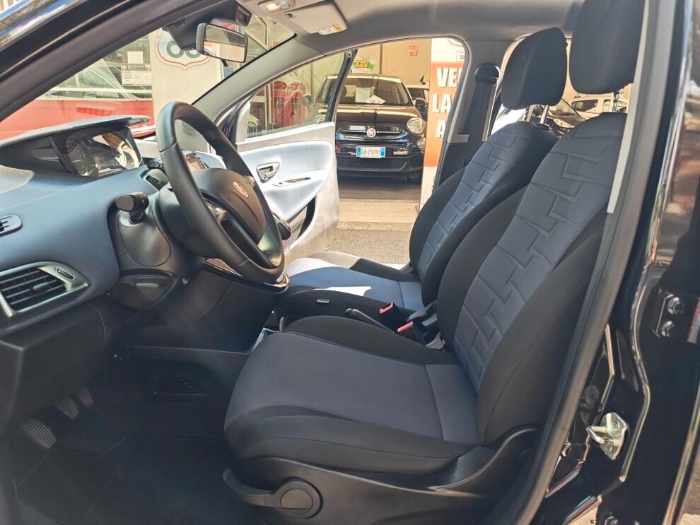 Lancia Ypsilon 1.0 Hybrid PLATINO SENZA VINCOLI DI FINANZIAMENTO