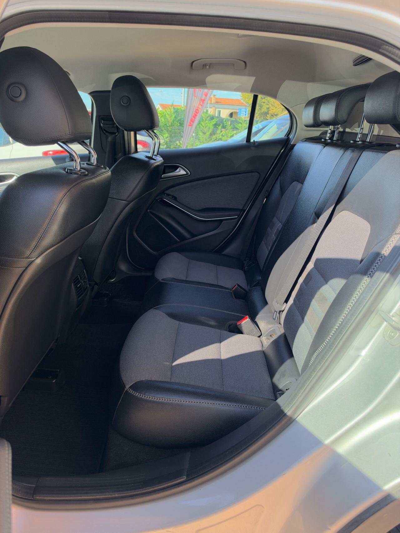 Mercedes-benz GLA 200 d Premium