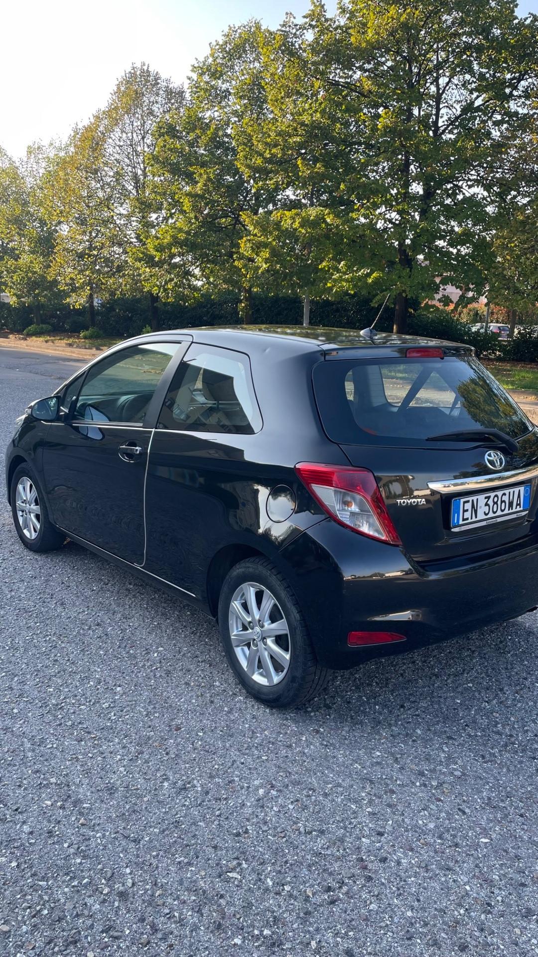 Toyota Yaris 1.0 3 porte Active