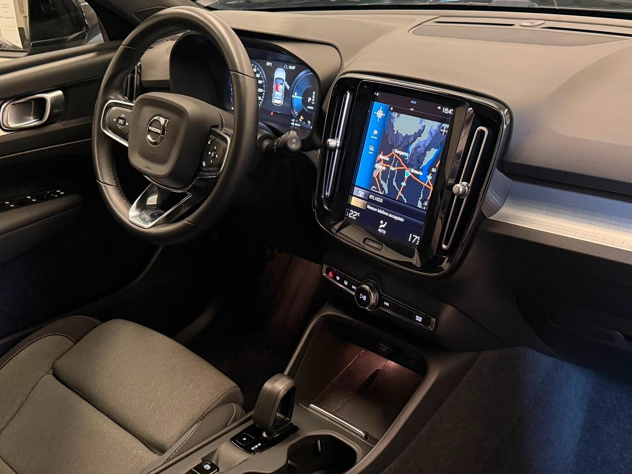 Volvo XC40 B3 automatico Core
