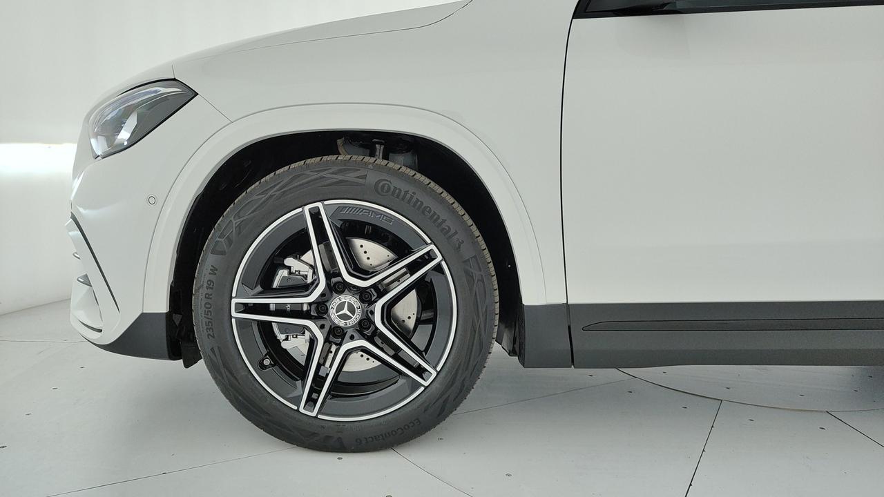 Mercedes-Benz GLA 200 d automatic