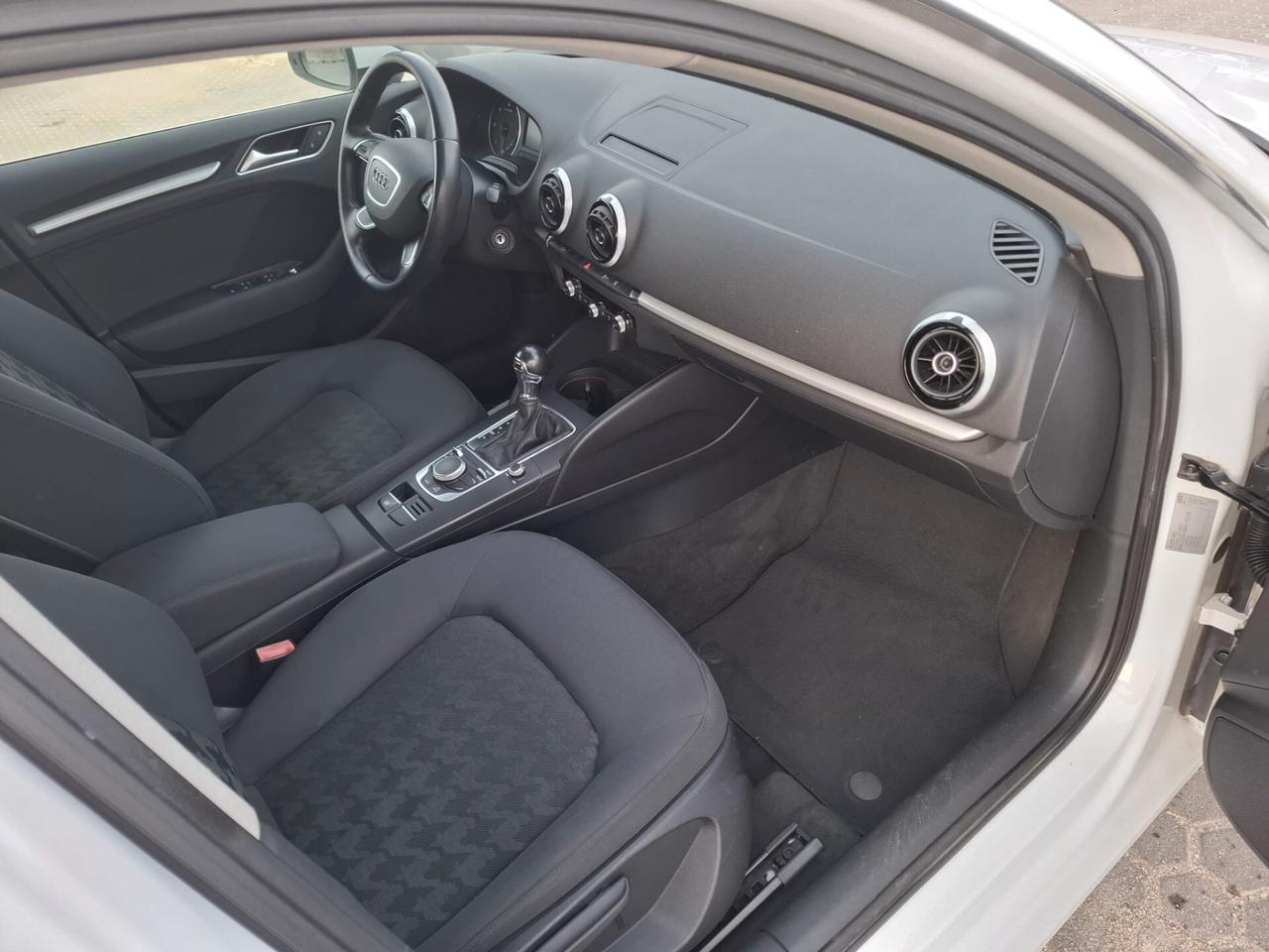 AUDI A3 SPB 1.6TDI S-TRONIC