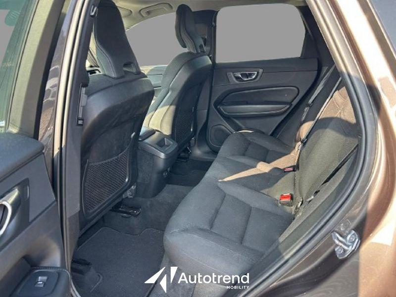 Volvo XC60 B4 197+14 CV AWD Automatica Mild Hybrid Momentum