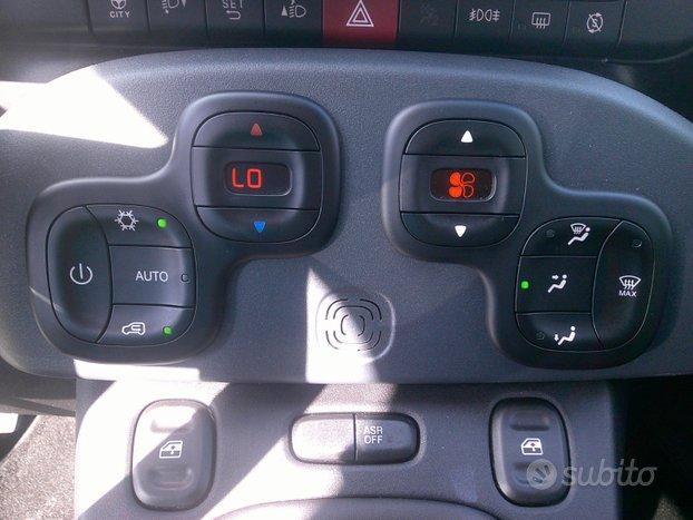 Fiat Panda 1.0 69cv firefly hybrid schermo touch 7"