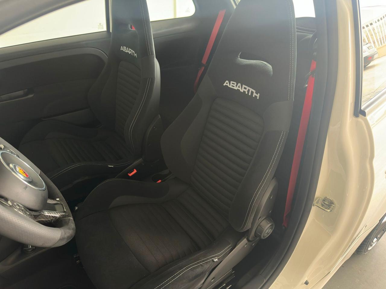 Abarth 695 1.4 180 CV KM0 2023