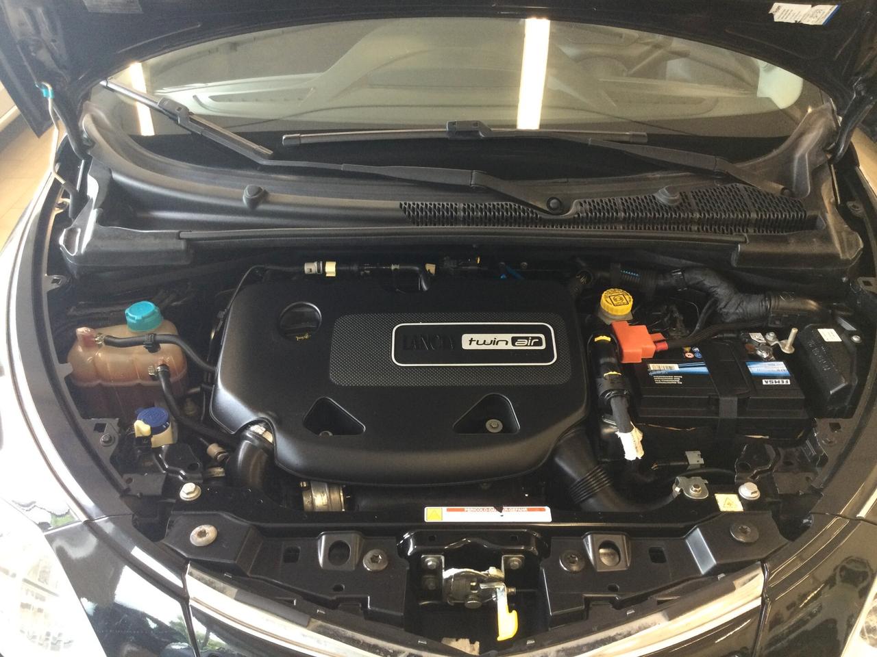 Lancia Ypsilon 0.9 TwinAir 85 CV 5 porte S&S DFN Platinum