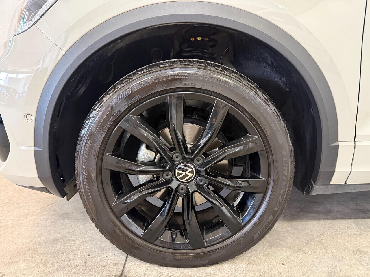 Volkswagen T-Roc 1.5 Tsi R-Line Dsg ** condizioni pari al nuovo ** Garanzia Volkswagen ** prezzo reale senza vincoli di finanziamento **