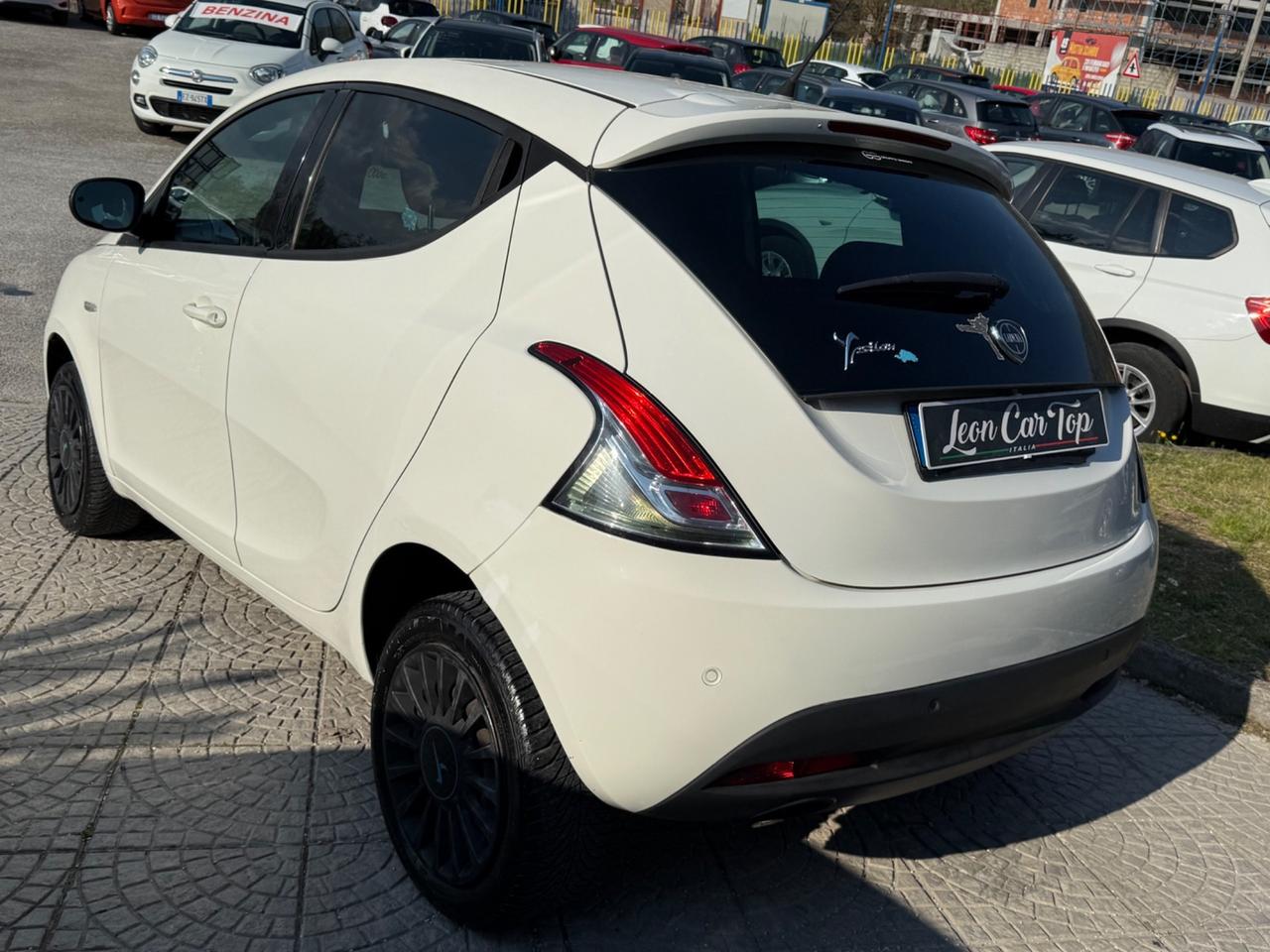 Lancia Ypsilon 0.9 TwinAir 85 CV 5 porte Metano Ecochic Gold