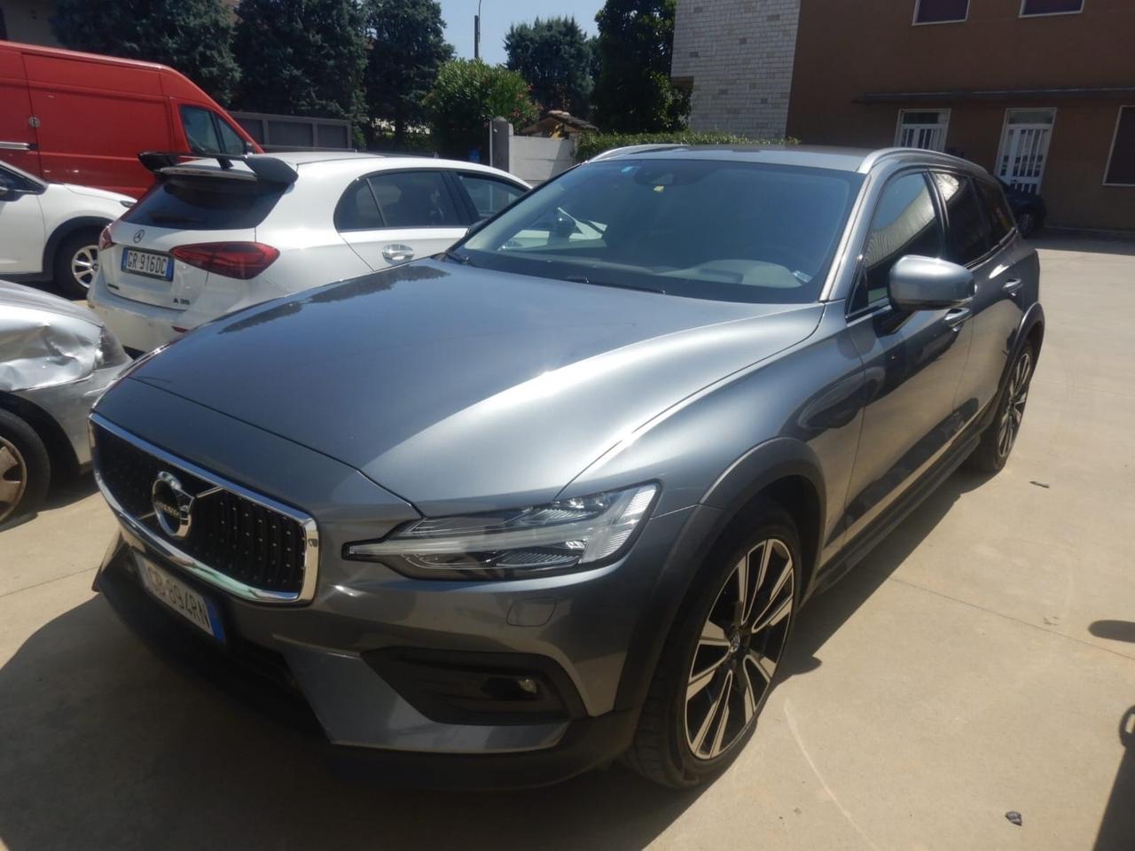 Volvo V60 Cross Country 2.0 d4 Pro Geartronic AWD my20 | PREZZO PIU' IVA!!!