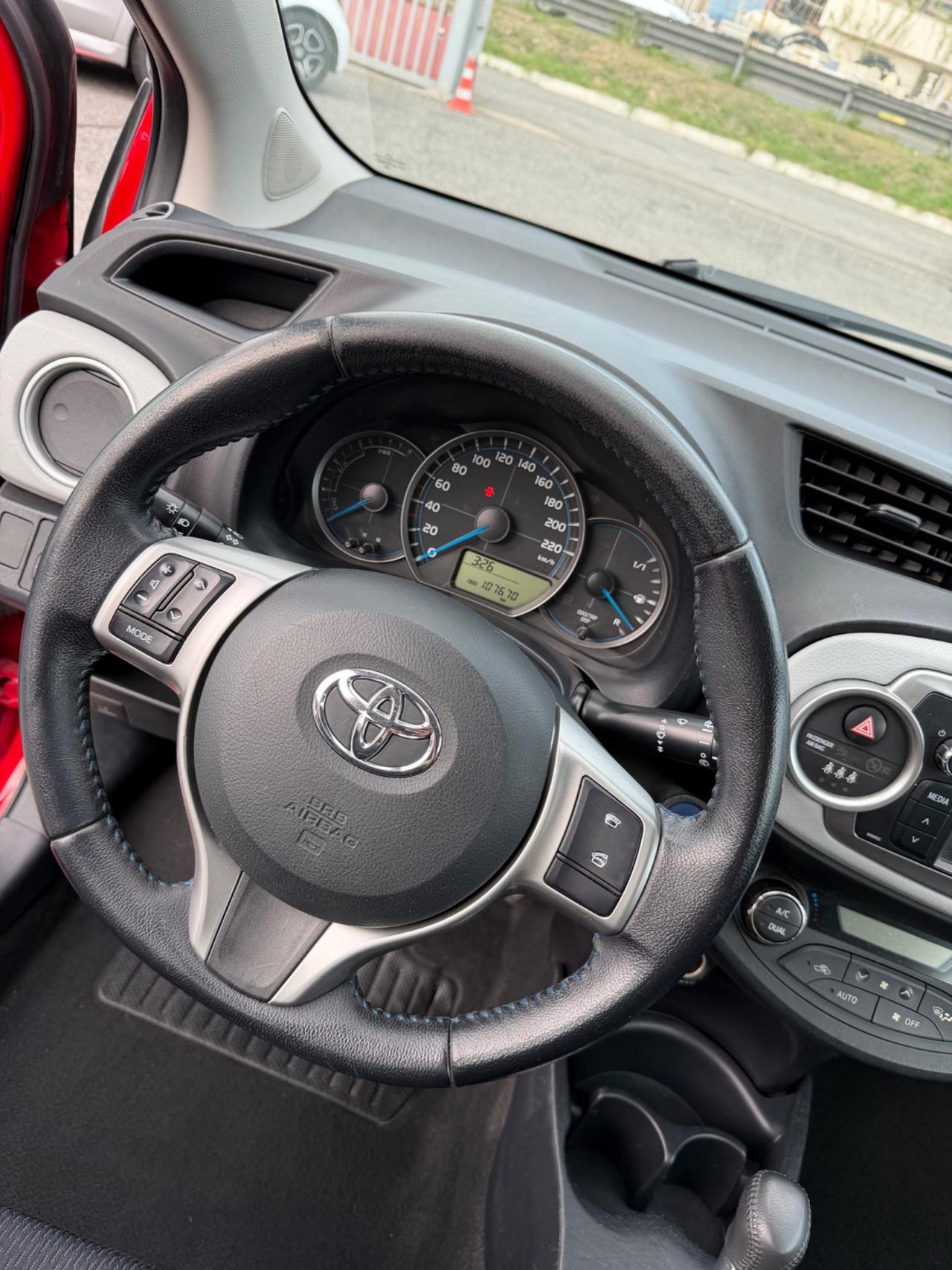 Toyota Yaris 1.5 Hybrid 5 porte Lounge