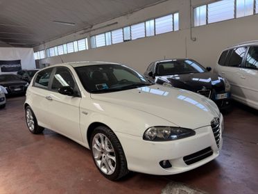 Alfa Romeo 147 1.6 twin spark Black Line GPL