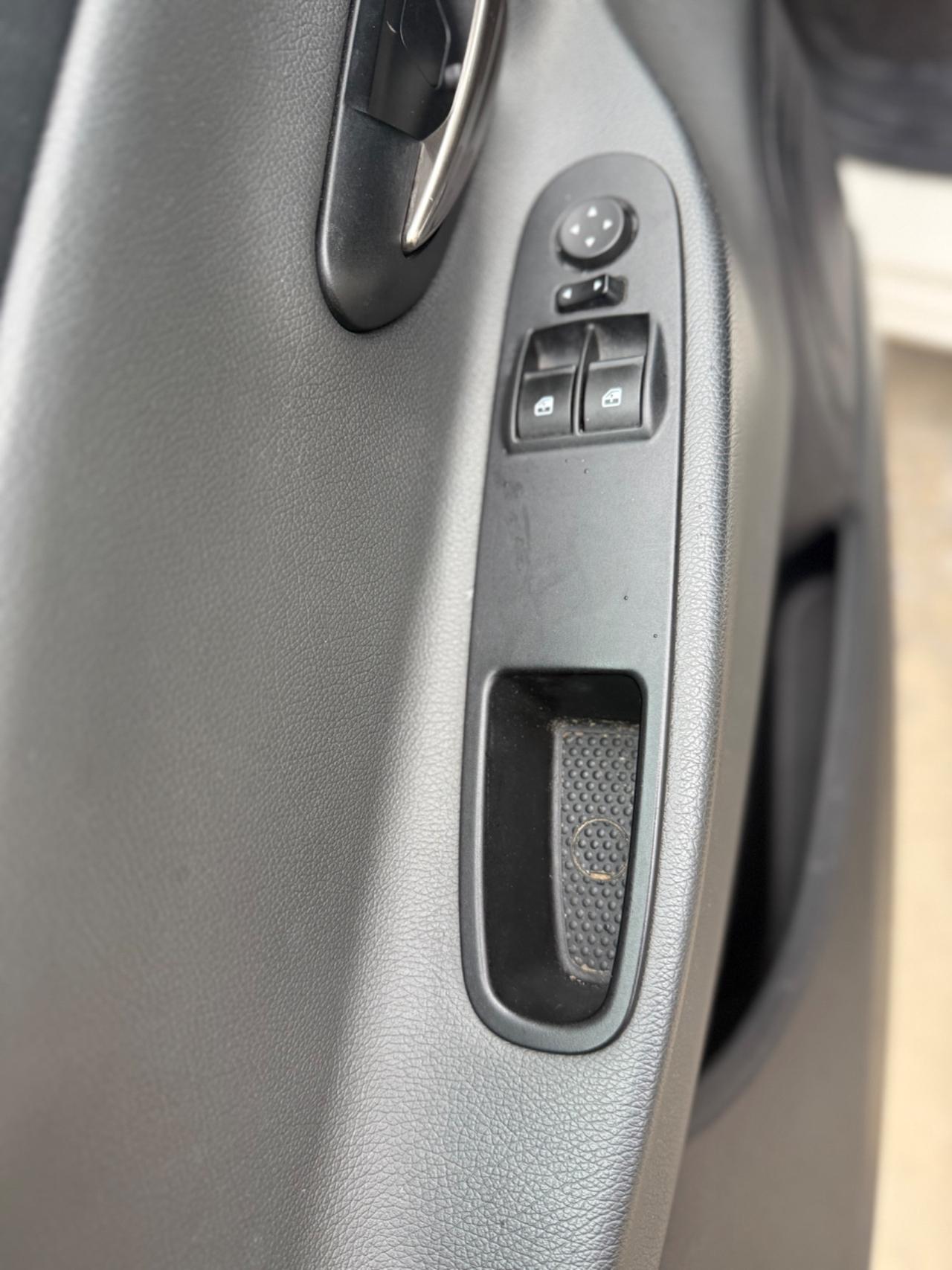 Lancia Ypsilon 0.9 TwinAir Ecochic Silver