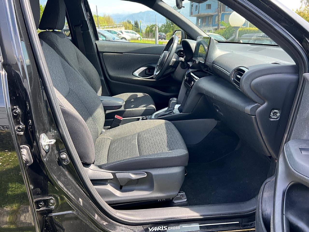 Toyota Yaris Cross 1.5Hybrid E-CVT AWD-2022