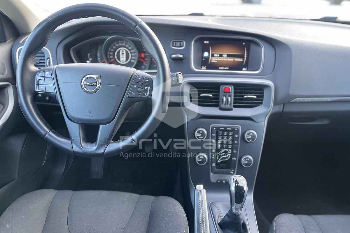 VOLVO V40 Cross Country D2 Momentum