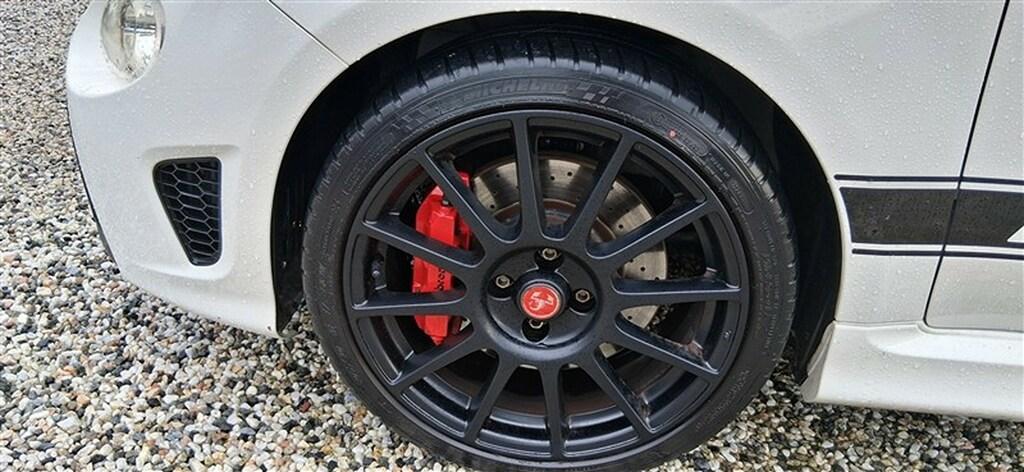 Abarth 595 1.4 T-Jet esseesse