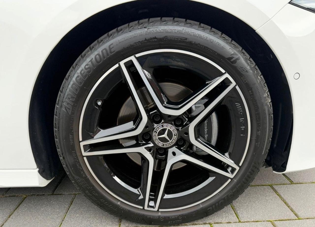 Mercedes-benz A 180 Auto Premium AMG Line Diesel Pack night