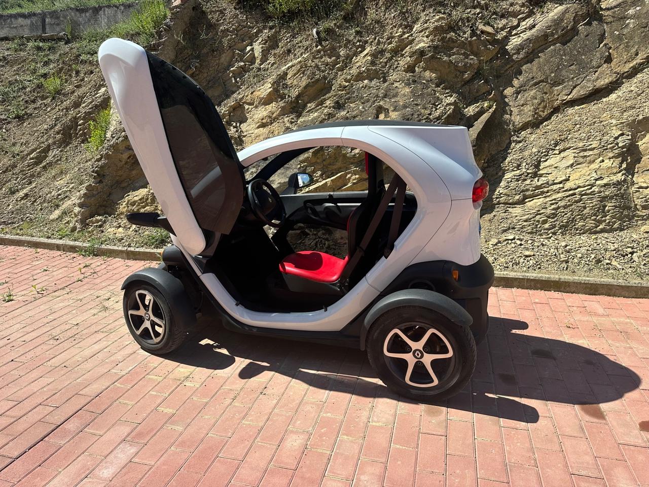 Renault Twizy 80 13KW BATTERIE DI PROPRIETÀ