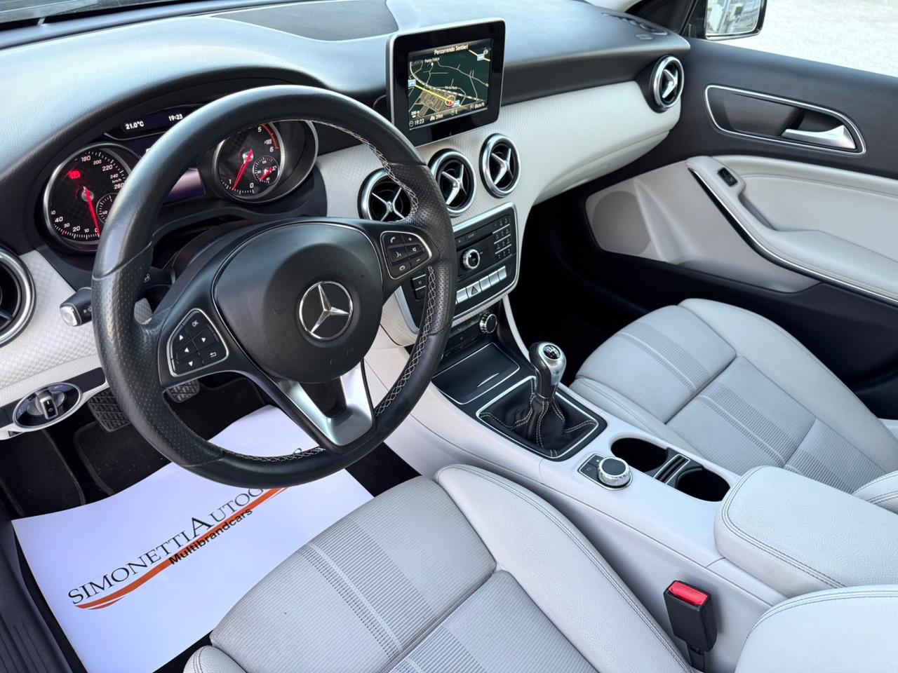 MERCEDES Classe A180 d Sport - Led Navi 17