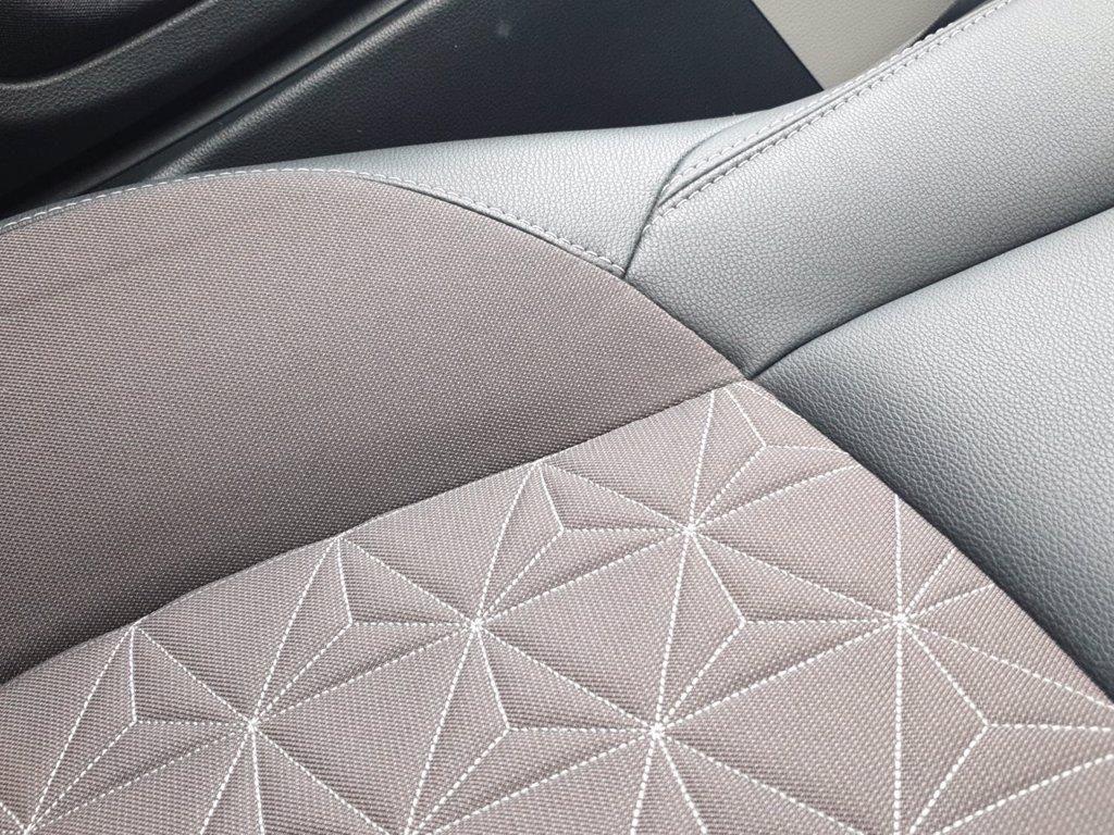 TOYOTA Yaris cross 1.5h lounge fwd 116cv e-cvt del 2023