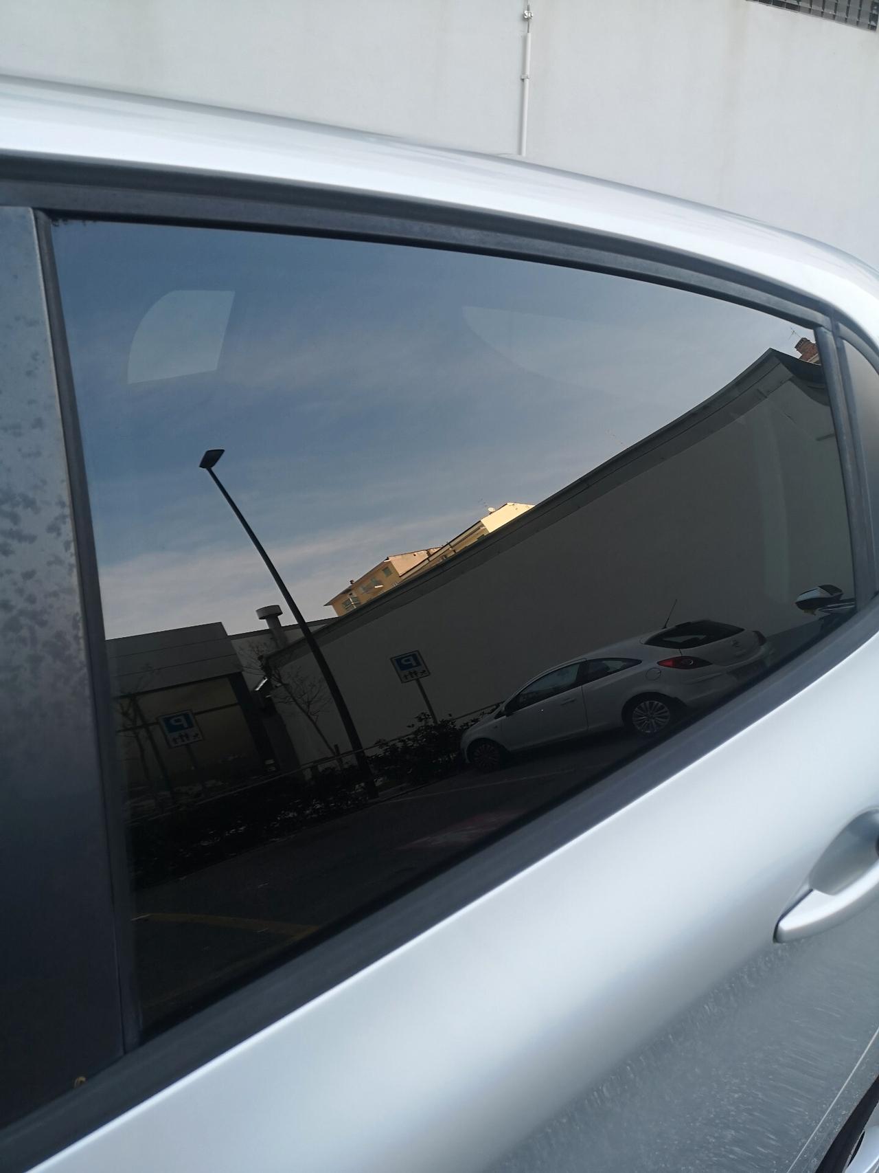 Peugeot 208 1.2 benz - Garanzia 12 Mesi