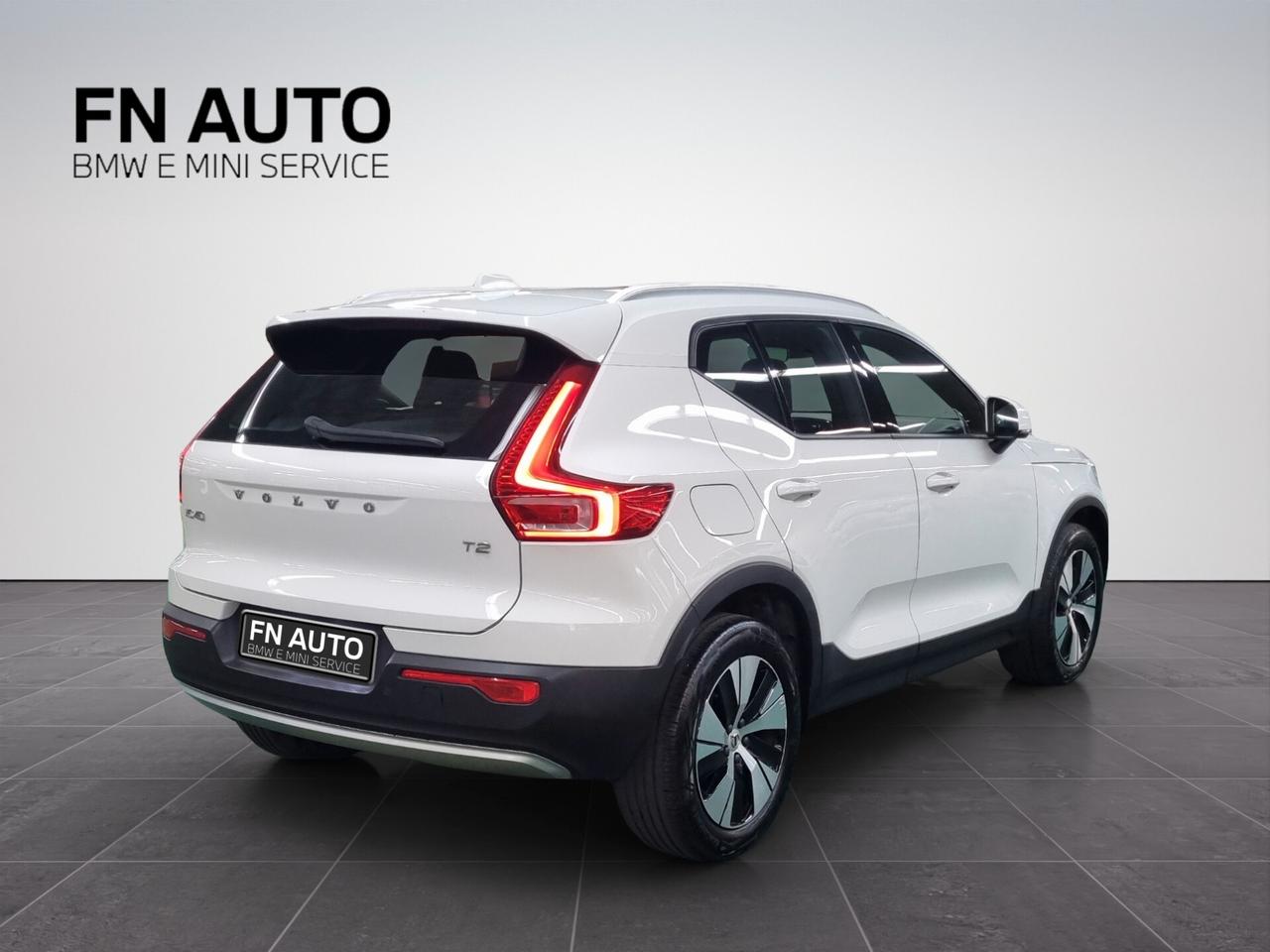 Volvo XC40 T2 Geartronic Momentum Pro AUTOCARRO N1