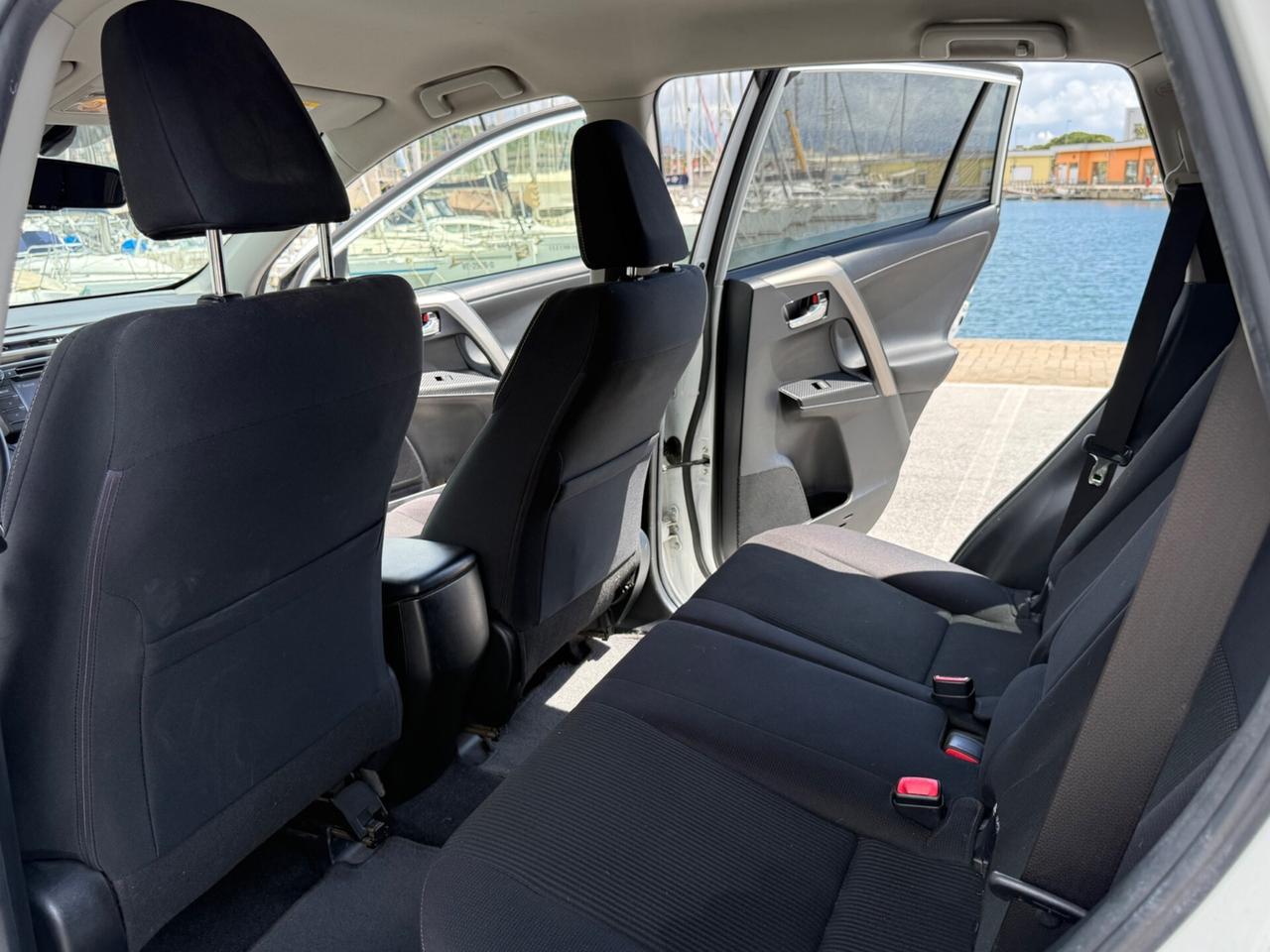 Toyota RAV 2.0 D-4D 4WD Lounge-FULL OPTIONAL