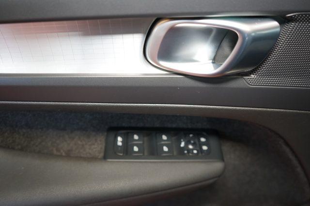 VOLVO XC40 T4 Recharge Plug-in Hybrid automatico Core