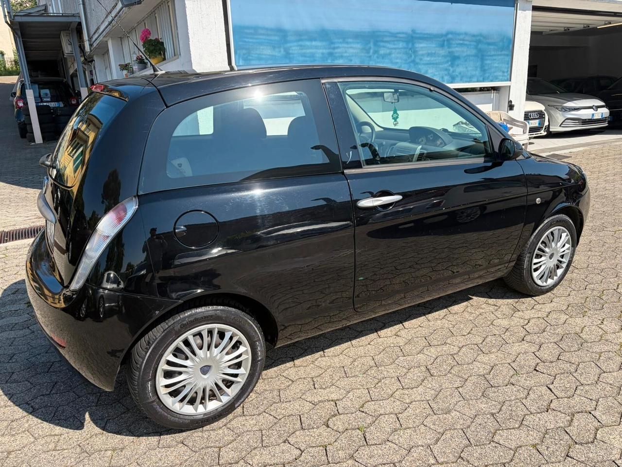 Lancia Ypsilon 1.3 MJT 75 CV Argento*NEOPATENTATI