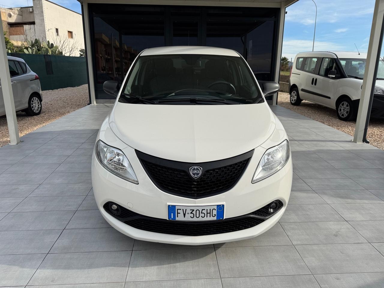 Lancia Ypsilon 1.2 69 CV 5 porte GPL Ecochic Elefantino Blu