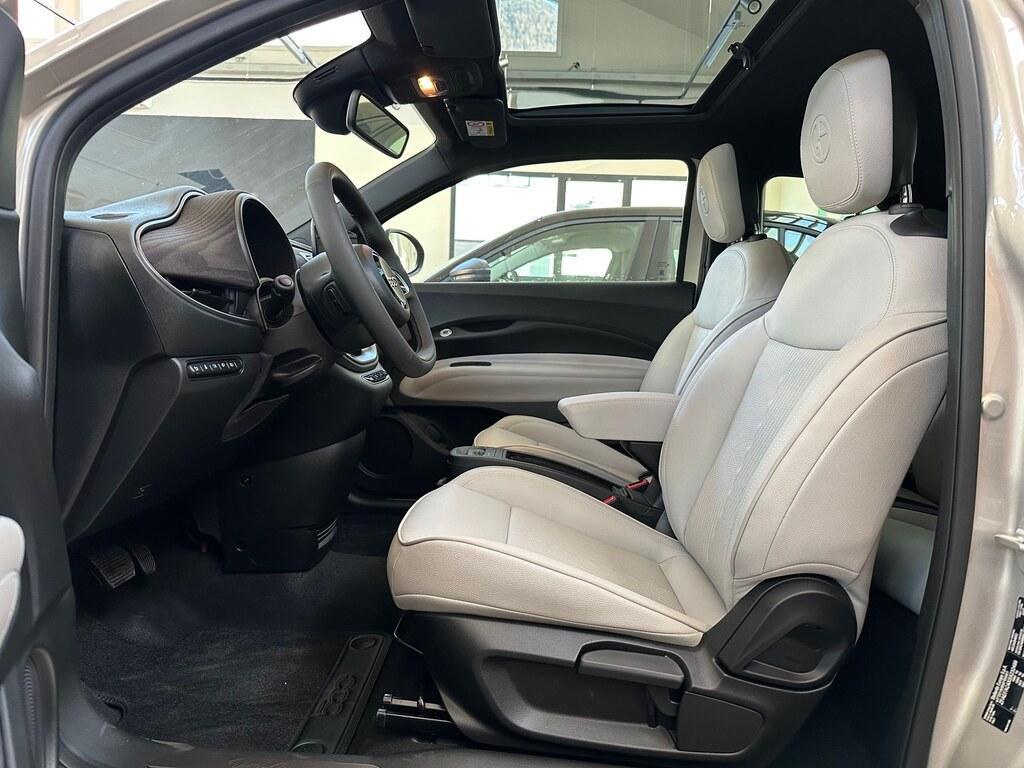 Fiat 500e 42 kWh Giorgio Armani
