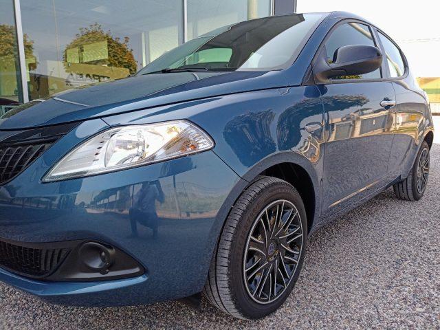 LANCIA Ypsilon 1.0 Hybrid Silver Plus