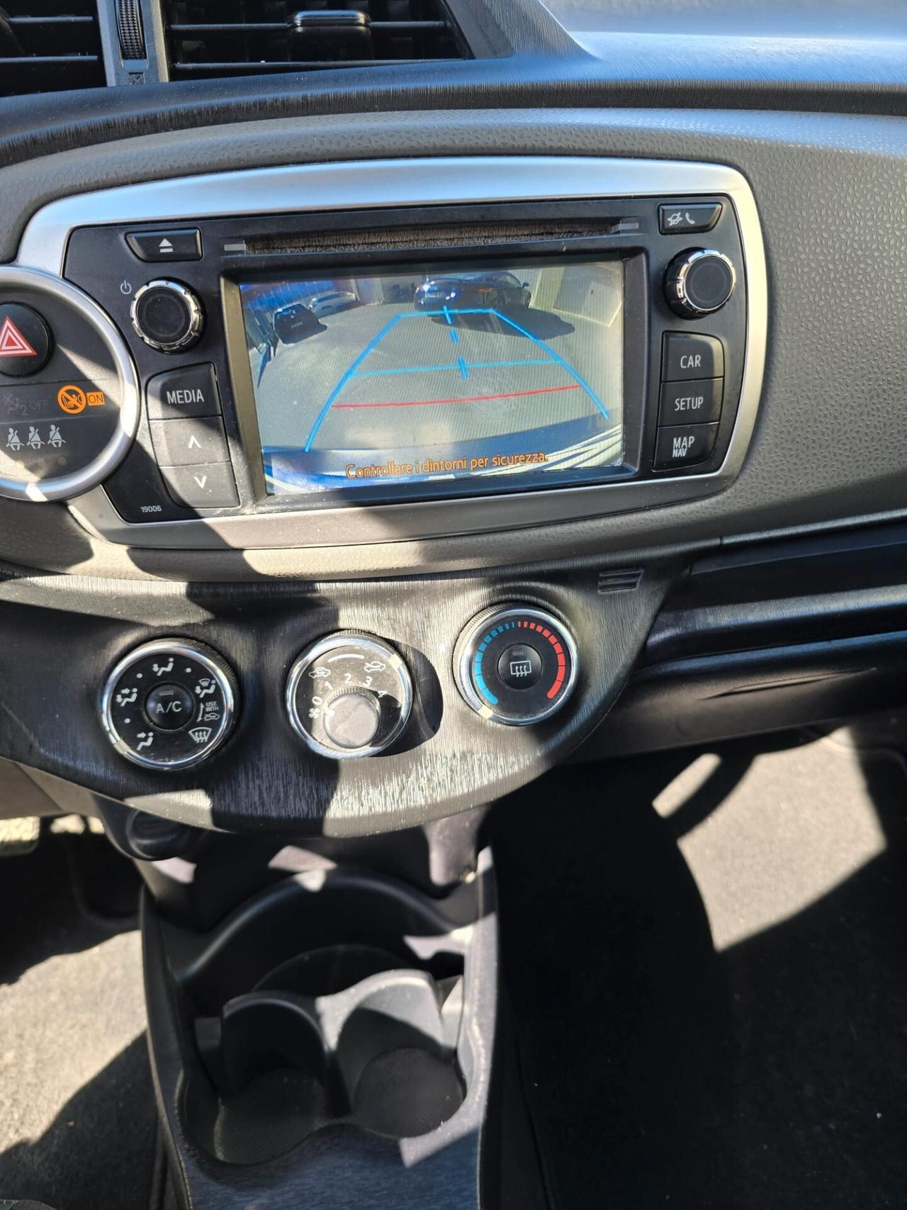 Toyota Yaris 1.0 5 porte Lounge perfetta possibilita 12 mesi garanzia