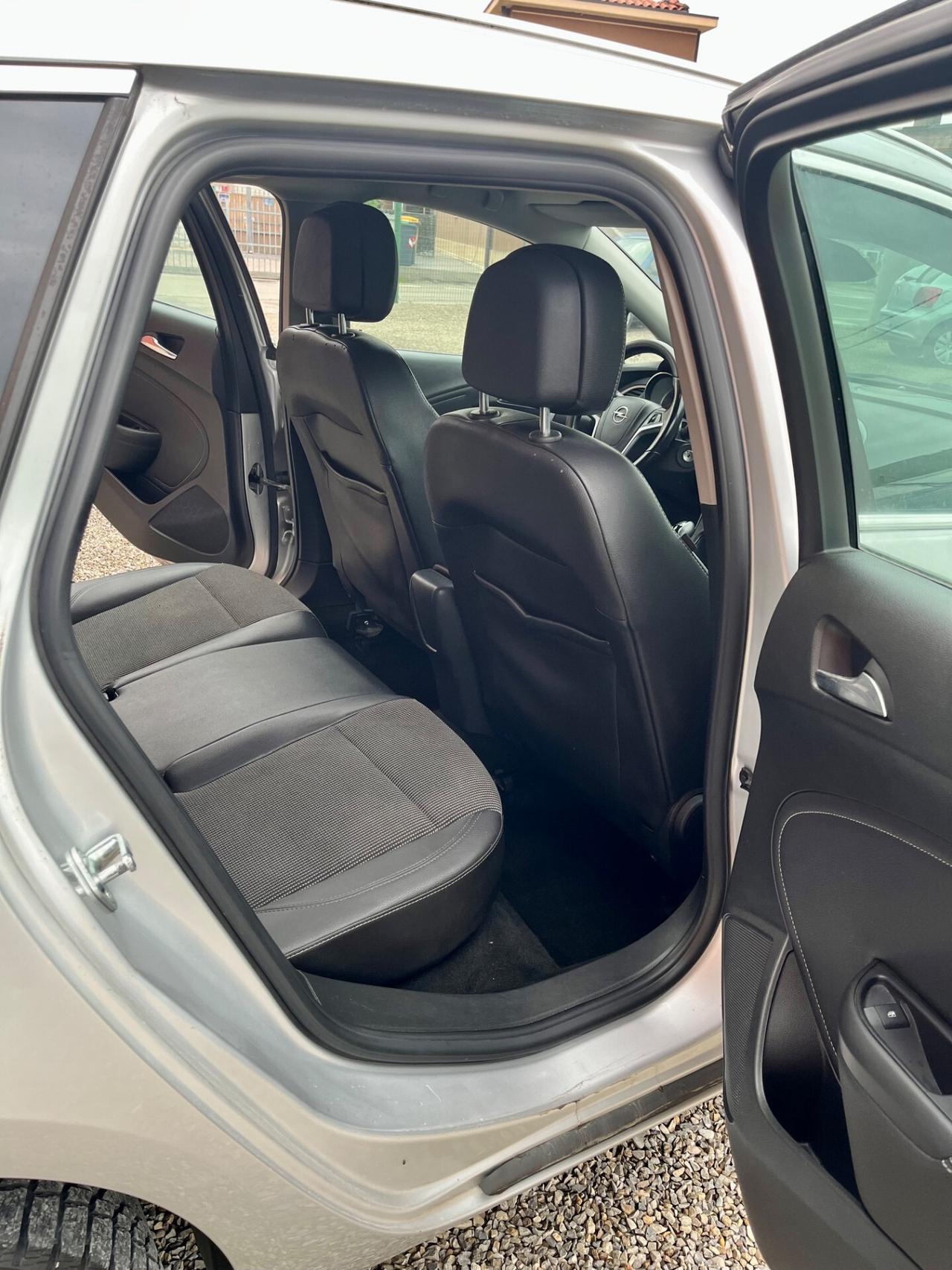 Opel Astra SportsTourer TAGLIANDATA E REVISIONATA