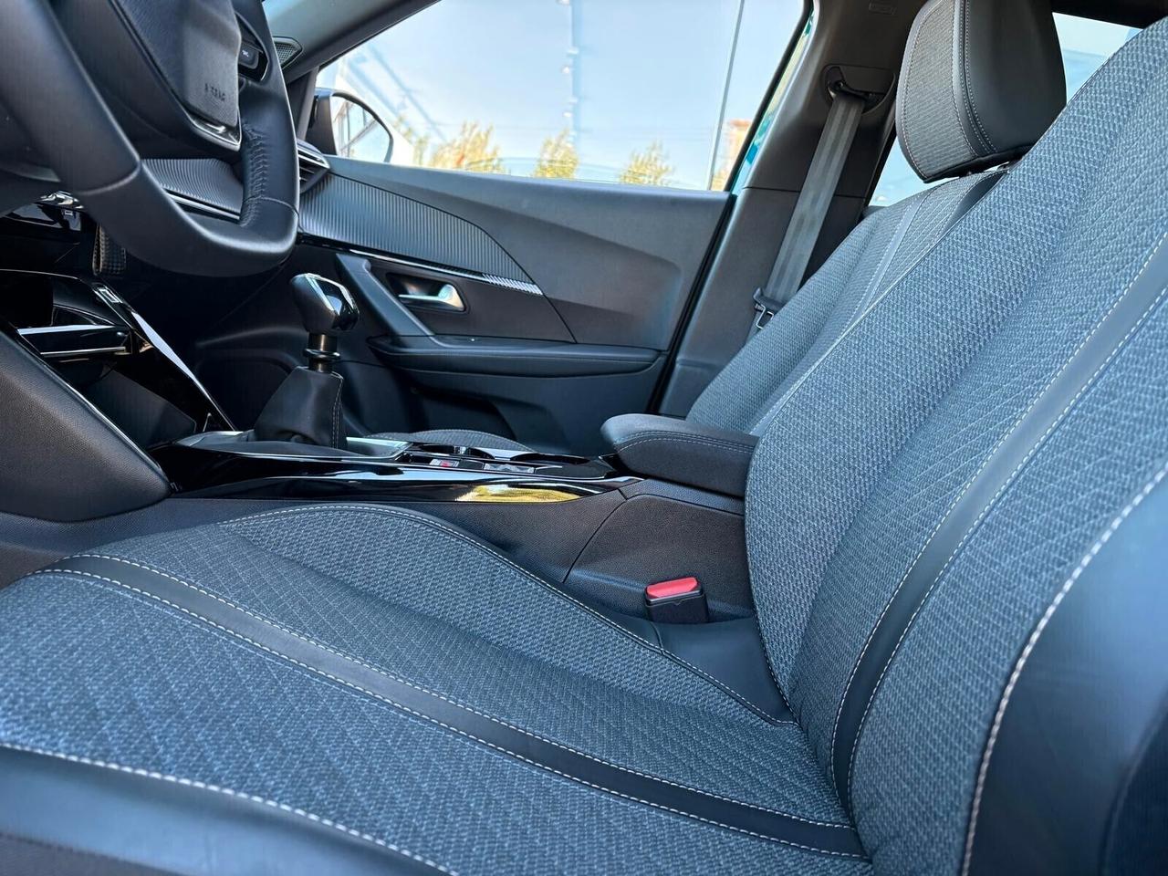 Peugeot 2008 ALLURE PureTech 100 6mt SPOTICAR