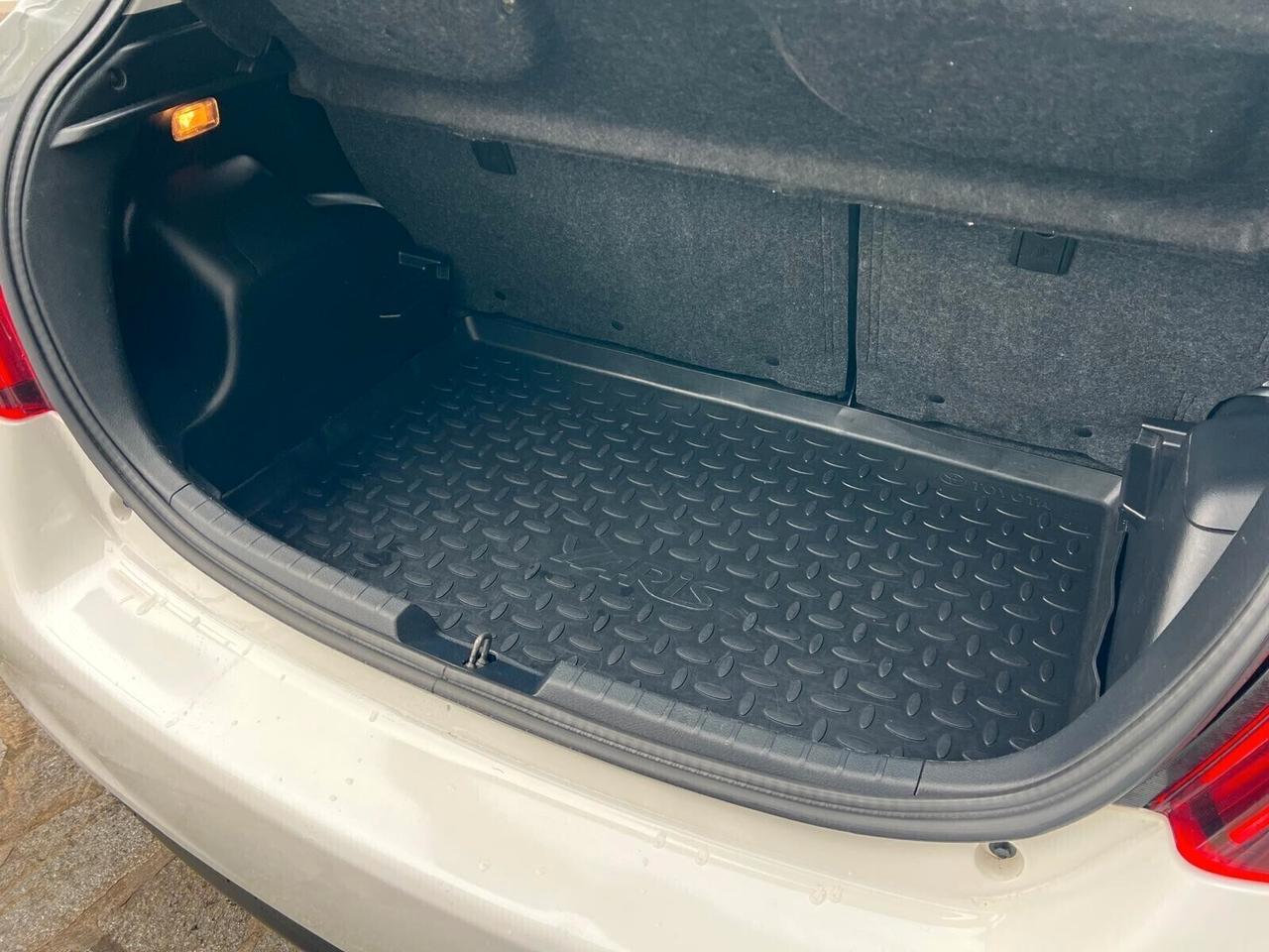 TOYOTA YARIS 1.5 HYBRID STYLE 5P NEOPATENTATI