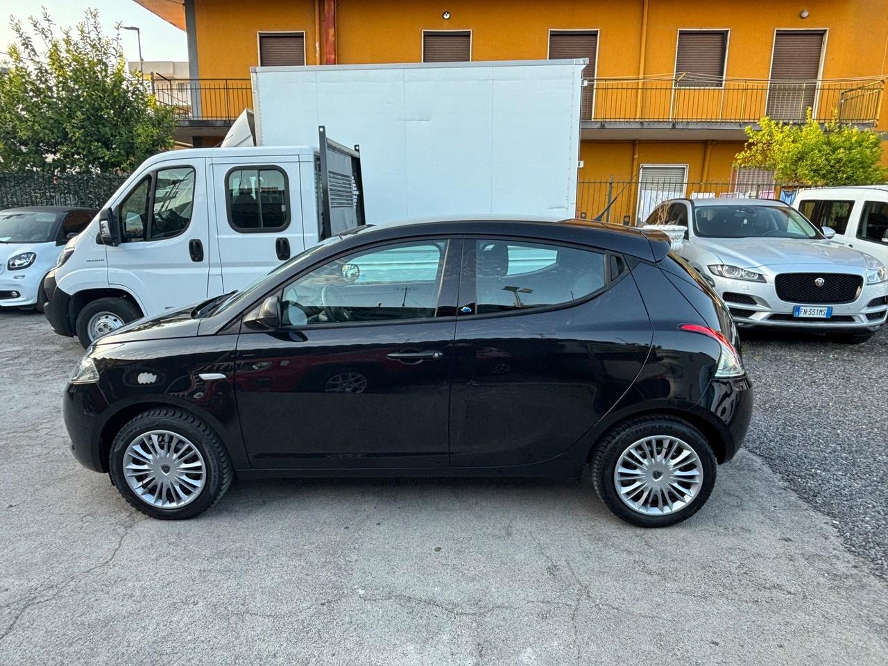 Lancia Ypsilon 1.2 69 CV 5 porte S&S Gold